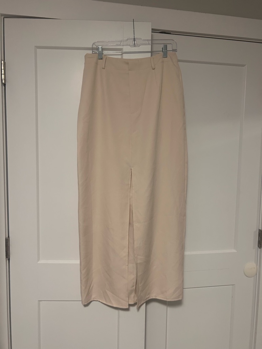 Classic Cream maxi Skirt with a Front slit